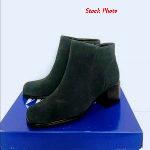 White Mountain "Diamond" Booties - Picture 1 of 8